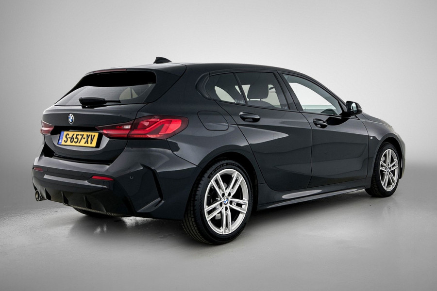 BMW 1-serie 118i Corporate Executive M-sport (Dealer OnderH, NAvi, StoelV, PDC V+A, Led, Cruise Con, Etc)