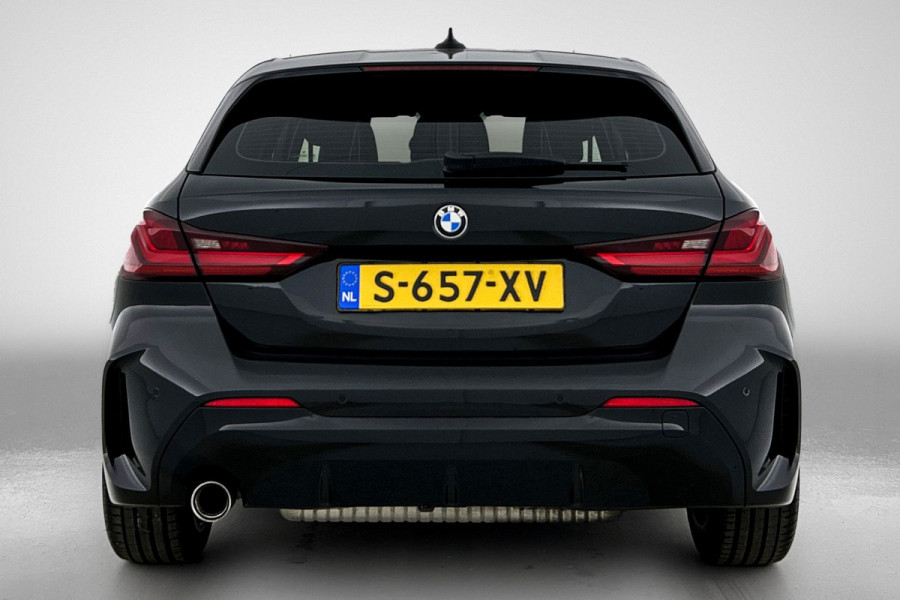 BMW 1-serie 118i Corporate Executive M-sport (Dealer OnderH, NAvi, StoelV, PDC V+A, Led, Cruise Con, Etc)