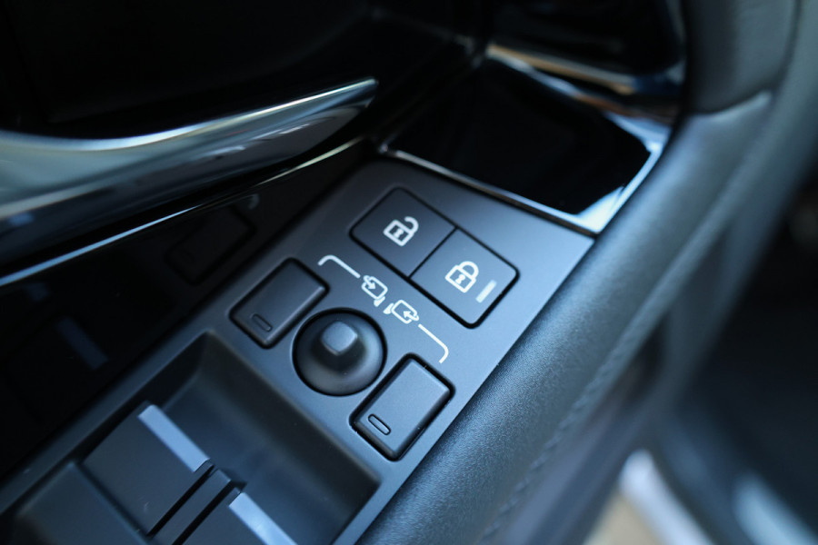 Land Rover Range Rover Evoque 1.5 P300e AWD R-Dynamic S | BTW | CAMERA | ACC | ELEK.TREKHAAK | DODEHOEK | CARPLAY |