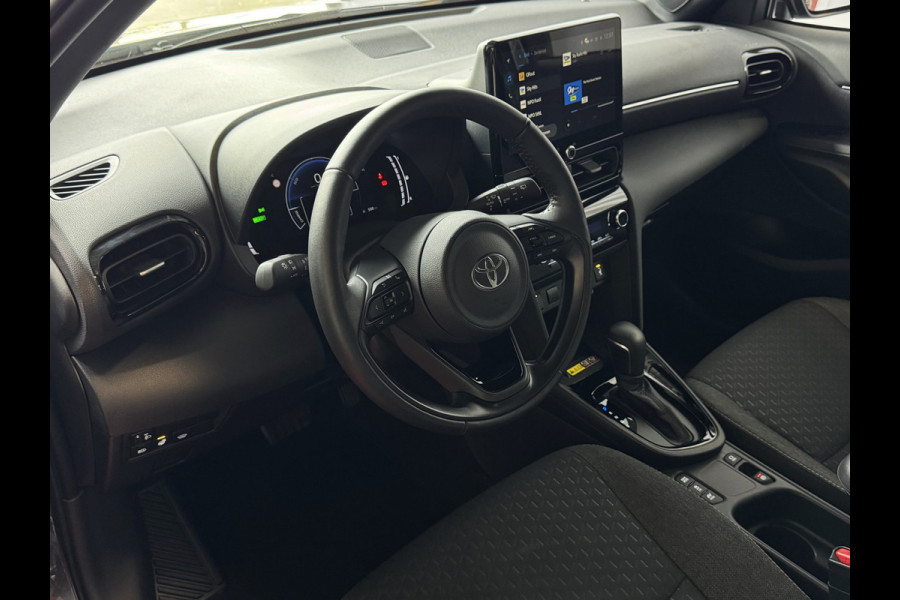 Toyota Yaris Cross 1.5 HYBRID DYNAMIC KEYLESS CAMERA LED ZWARTE HEMEL STOEL/STUUR VERW. 17''LMV ✅ Top Auto's Wijchen , Al 30 Jaar verkoop van Toyota , Type's Launch / Executive / Dynamic / First Edition / Business / Zowel Phev / Hev / Benzine / met fabrieksgarantie ✅