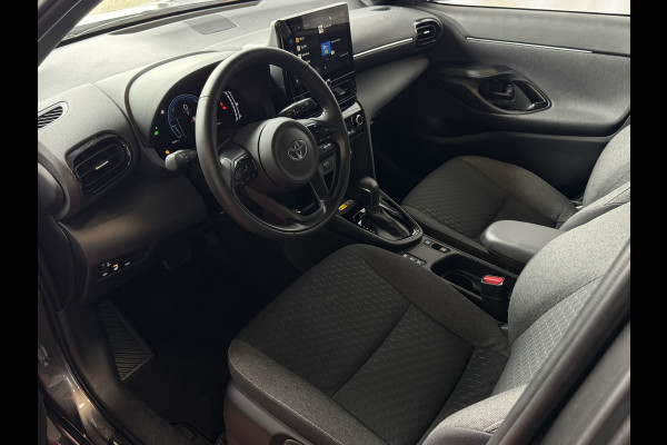 Toyota Yaris Cross 1.5 HYBRID DYNAMIC KEYLESS CAMERA LED ZWARTE HEMEL STOEL/STUUR VERW. 17''LMV ✅ Top Auto's Wijchen , Al 30 Jaar verkoop van Toyota , Type's Launch / Executive / Dynamic / First Edition / Business / Zowel Phev / Hev / Benzine / met fabrieksgarantie ✅