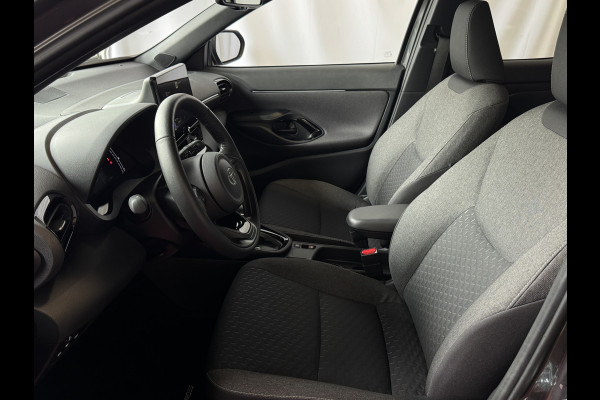Toyota Yaris Cross 1.5 HYBRID DYNAMIC KEYLESS CAMERA LED ZWARTE HEMEL STOEL/STUUR VERW. 17''LMV ✅ Top Auto's Wijchen , Al 30 Jaar verkoop van Toyota , Type's Launch / Executive / Dynamic / First Edition / Business / Zowel Phev / Hev / Benzine / met fabrieksgarantie ✅