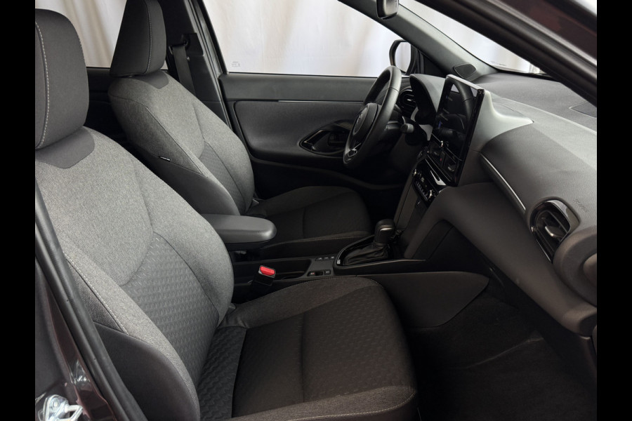 Toyota Yaris Cross 1.5 HYBRID DYNAMIC KEYLESS CAMERA LED ZWARTE HEMEL STOEL/STUUR VERW. 17''LMV ✅ Top Auto's Wijchen , Al 30 Jaar verkoop van Toyota , Type's Launch / Executive / Dynamic / First Edition / Business / Zowel Phev / Hev / Benzine / met fabrieksgarantie ✅