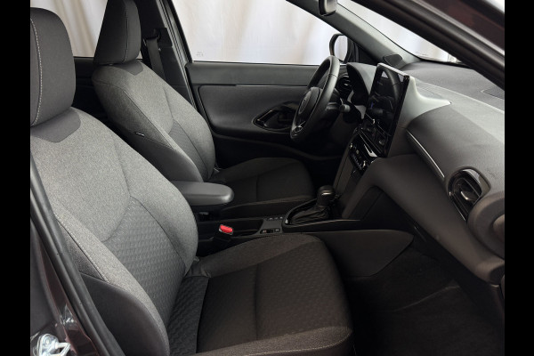 Toyota Yaris Cross 1.5 HYBRID DYNAMIC KEYLESS CAMERA LED ZWARTE HEMEL STOEL/STUUR VERW. 17''LMV ✅ Top Auto's Wijchen , Al 30 Jaar verkoop van Toyota , Type's Launch / Executive / Dynamic / First Edition / Business / Zowel Phev / Hev / Benzine / met fabrieksgarantie ✅