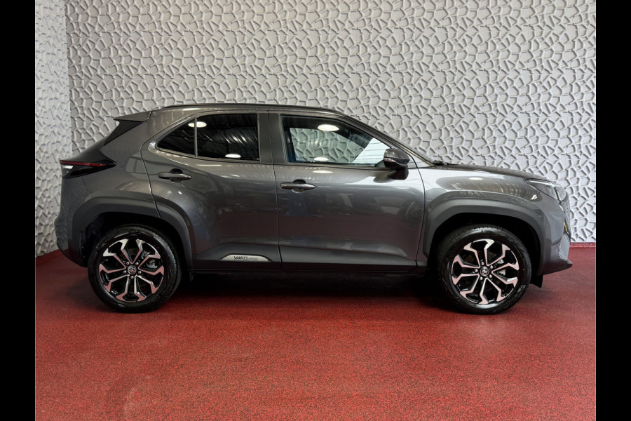 Toyota Yaris Cross 1.5 HYBRID DYNAMIC KEYLESS CAMERA LED ZWARTE HEMEL STOEL/STUUR VERW. 17''LMV ✅ Top Auto's Wijchen , Al 30 Jaar verkoop van Toyota , Type's Launch / Executive / Dynamic / First Edition / Business / Zowel Phev / Hev / Benzine / met fabrieksgarantie ✅