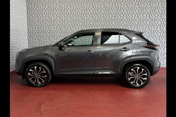 Toyota Yaris Cross 1.5 HYBRID DYNAMIC KEYLESS CAMERA LED ZWARTE HEMEL STOEL/STUUR VERW. 17''LMV ✅ Top Auto's Wijchen , Al 30 Jaar verkoop van Toyota , Type's Launch / Executive / Dynamic / First Edition / Business / Zowel Phev / Hev / Benzine / met fabrieksgarantie ✅