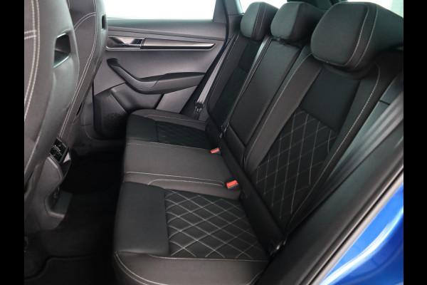 Škoda Karoq 1.5 TSI ACT Sportline Business 150pk | Wegklapbare trekhaak | Navigatie | Parkeercamera | Led koplampen