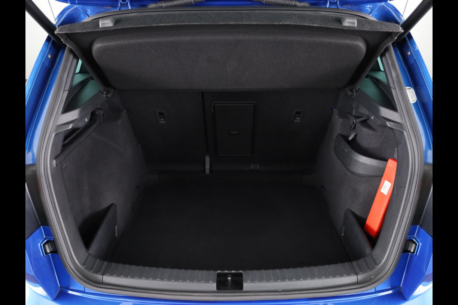 Škoda Karoq 1.5 TSI ACT Sportline Business 150pk | Wegklapbare trekhaak | Navigatie | Parkeercamera | Led koplampen