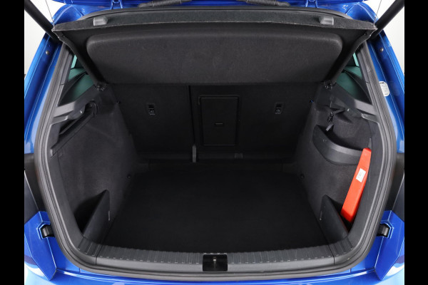 Škoda Karoq 1.5 TSI ACT Sportline Business 150pk | Wegklapbare trekhaak | Navigatie | Parkeercamera | Led koplampen