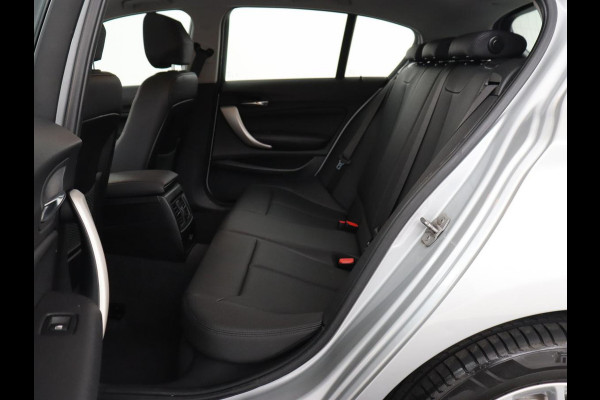 BMW 1-serie 118i Executive | Schuifdak | Leder | Stoelverwarming | Camera | Full LED | Navigatie | Parkeerhulp | Climate control | Bluetooth | Cruise control