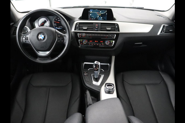 BMW 1-serie 118i Executive | Schuifdak | Leder | Stoelverwarming | Camera | Full LED | Navigatie | Parkeerhulp | Climate control | Bluetooth | Cruise control