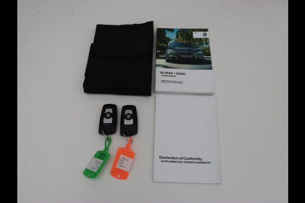 BMW 1-serie 118i Executive | Schuifdak | Leder | Stoelverwarming | Camera | Full LED | Navigatie | Parkeerhulp | Climate control | Bluetooth | Cruise control