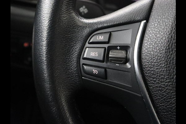 BMW 1-serie 118i Executive | Schuifdak | Leder | Stoelverwarming | Camera | Full LED | Navigatie | Parkeerhulp | Climate control | Bluetooth | Cruise control