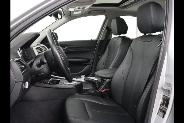 BMW 1-serie 118i Executive | Schuifdak | Leder | Stoelverwarming | Camera | Full LED | Navigatie | Parkeerhulp | Climate control | Bluetooth | Cruise control