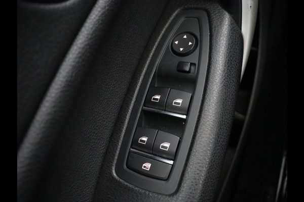 BMW 1-serie 118i Executive | Schuifdak | Leder | Stoelverwarming | Camera | Full LED | Navigatie | Parkeerhulp | Climate control | Bluetooth | Cruise control