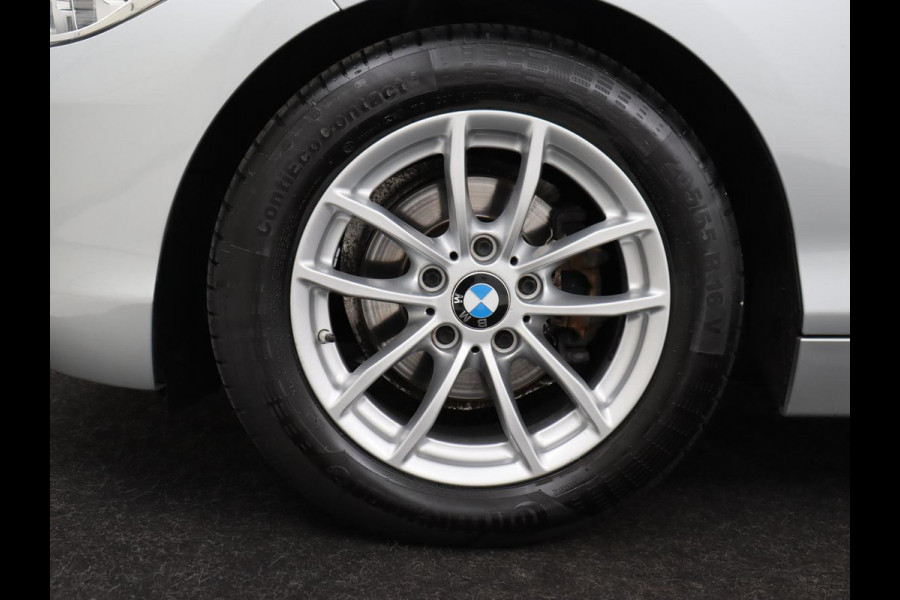 BMW 1-serie 118i Executive | Schuifdak | Leder | Stoelverwarming | Camera | Full LED | Navigatie | Parkeerhulp | Climate control | Bluetooth | Cruise control