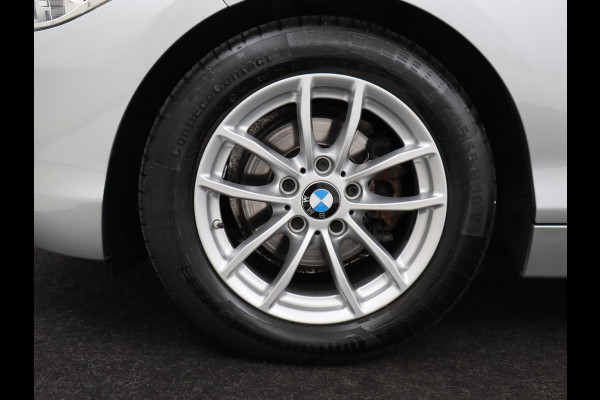 BMW 1-serie 118i Executive | Schuifdak | Leder | Stoelverwarming | Camera | Full LED | Navigatie | Parkeerhulp | Climate control | Bluetooth | Cruise control