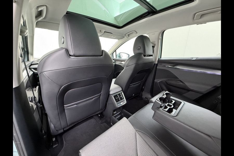 Škoda ENYAQ iV 60 Panoramadak Warmtepomp Trekhaak SOH 93% Elek.Stoel+Memory Navi 3-Zone Ecc 360°Camera Adap.Cruise Apple Carplay Android Auto Stoel+Stuurverwarming Lmv P Assist Keyless advanced Led Matrix Klimaat Plus Origineel Nederlandse Auto 1.000KG Trekgewicht