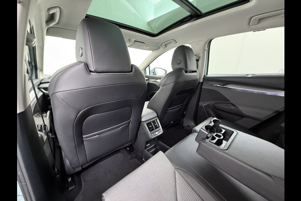Škoda ENYAQ iV 60 Panoramadak Warmtepomp Trekhaak SOH 93% Elek.Stoel+Memory Navi 3-Zone Ecc 360°Camera Adap.Cruise Apple Carplay Android Auto Stoel+Stuurverwarming Lmv P Assist Keyless advanced Led Matrix Klimaat Plus Origineel Nederlandse Auto 1.000KG Trekgewicht