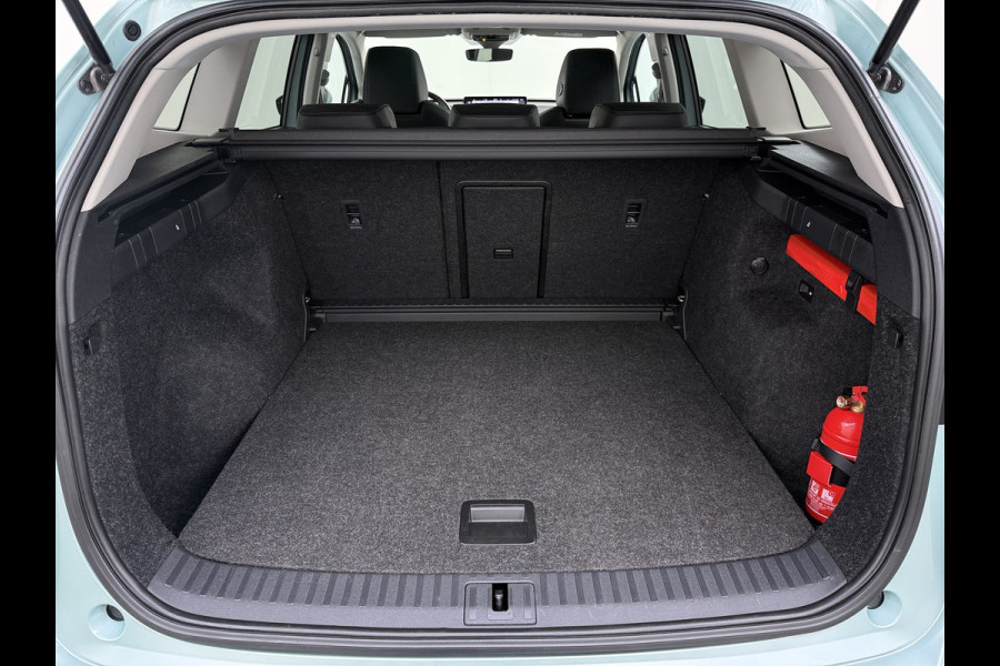 Škoda ENYAQ iV 60 Panoramadak Warmtepomp Trekhaak SOH 93% Elek.Stoel+Memory Navi 3-Zone Ecc 360°Camera Adap.Cruise Apple Carplay Android Auto Stoel+Stuurverwarming Lmv P Assist Keyless advanced Led Matrix Klimaat Plus Origineel Nederlandse Auto 1.000KG Trekgewicht