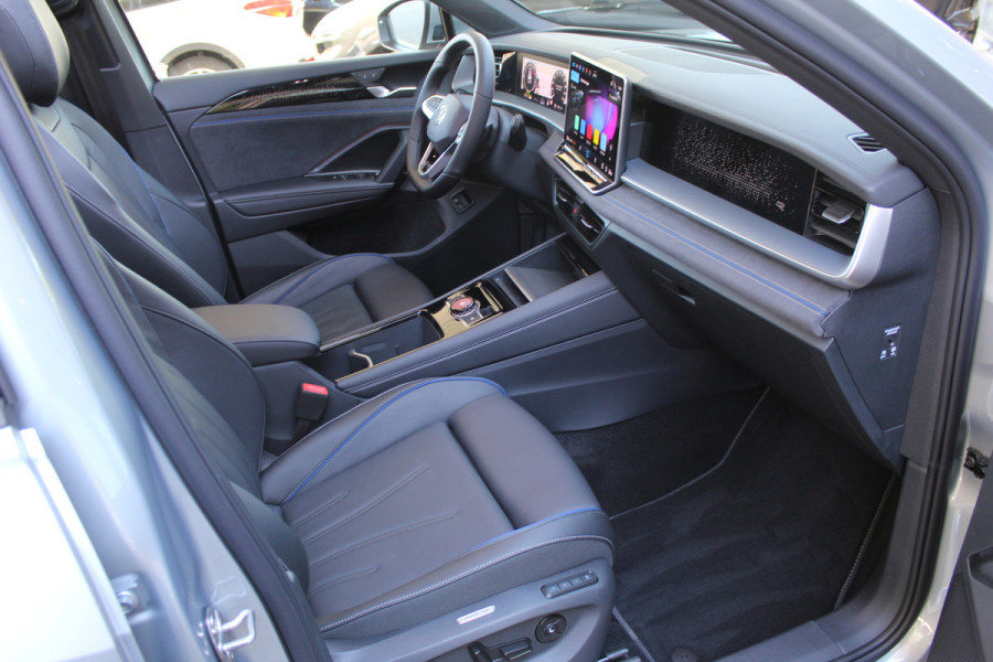 Volkswagen Tayron 1.5 eHybrid R-Line Edition | Leder | 360 camera | Adaptive cruise | Nieuw