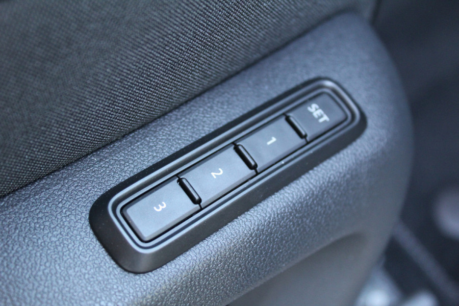 Volkswagen Tayron 1.5 eHybrid R-Line Edition | Leder | 360 camera | Adaptive cruise | Nieuw