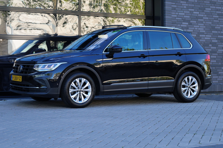 Volkswagen Tiguan 1.5 TSI Life Business | NAP! | PANO | MASSAGE | STOEL/STUURVERW | KEYLESS | ELEK TREKHAAK | ACC |