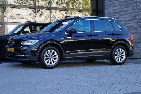 Volkswagen Tiguan 1.5 TSI Life Business | NAP! | PANO | MASSAGE | STOEL/STUURVERW | KEYLESS | ELEK TREKHAAK | ACC |