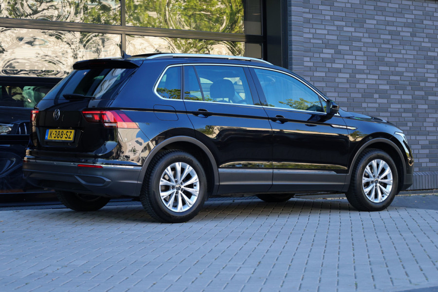 Volkswagen Tiguan 1.5 TSI Life Business | NAP! | PANO | MASSAGE | STOEL/STUURVERW | KEYLESS | ELEK TREKHAAK | ACC |