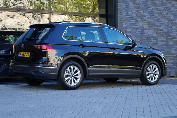 Volkswagen Tiguan 1.5 TSI Life Business | NAP! | PANO | MASSAGE | STOEL/STUURVERW | KEYLESS | ELEK TREKHAAK | ACC |