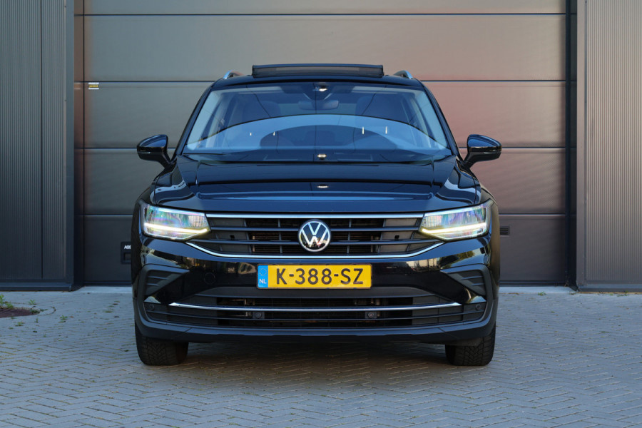 Volkswagen Tiguan 1.5 TSI Life Business | NAP! | PANO | MASSAGE | STOEL/STUURVERW | KEYLESS | ELEK TREKHAAK | ACC |