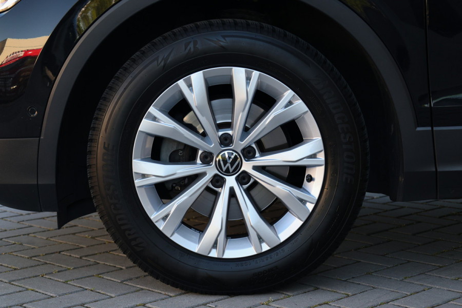 Volkswagen Tiguan 1.5 TSI Life Business | NAP! | PANO | MASSAGE | STOEL/STUURVERW | KEYLESS | ELEK TREKHAAK | ACC |