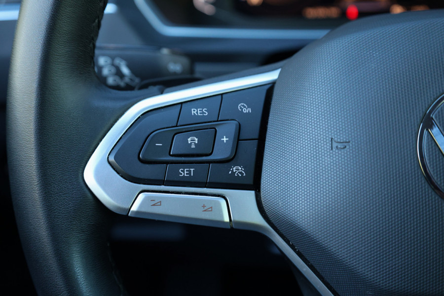 Volkswagen Tiguan 1.5 TSI Life Business | NAP! | PANO | MASSAGE | STOEL/STUURVERW | KEYLESS | ELEK TREKHAAK | ACC |