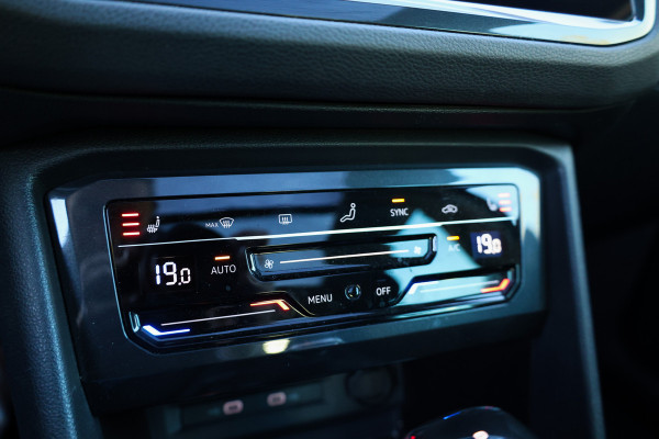 Volkswagen Tiguan 1.5 TSI Life Business | NAP! | PANO | MASSAGE | STOEL/STUURVERW | KEYLESS | ELEK TREKHAAK | ACC |