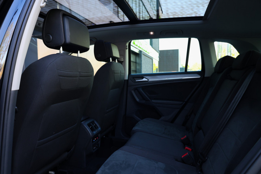 Volkswagen Tiguan 1.5 TSI Life Business | NAP! | PANO | MASSAGE | STOEL/STUURVERW | KEYLESS | ELEK TREKHAAK | ACC |