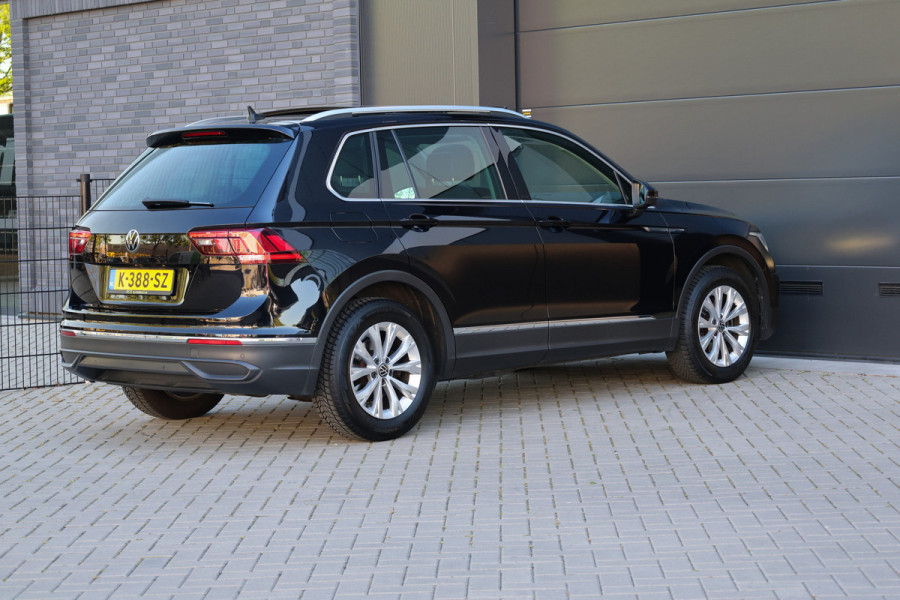 Volkswagen Tiguan 1.5 TSI Life Business | NAP! | PANO | MASSAGE | STOEL/STUURVERW | KEYLESS | ELEK TREKHAAK | ACC |
