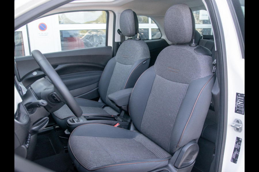 Fiat 500E Icon 42 kWh l SOH 92,8% | Clima | Cruise | Camera | 17" | Priv. Glass | Schuif/Kanteldak | Winter Pack | BSM | Apple Carplay