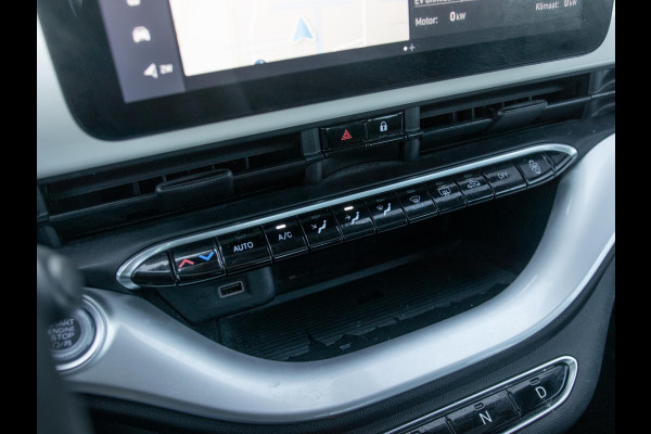 Fiat 500E Icon 42 kWh l SOH 92,8% | Clima | Cruise | Camera | 17" | Priv. Glass | Schuif/Kanteldak | Winter Pack | BSM | Apple Carplay