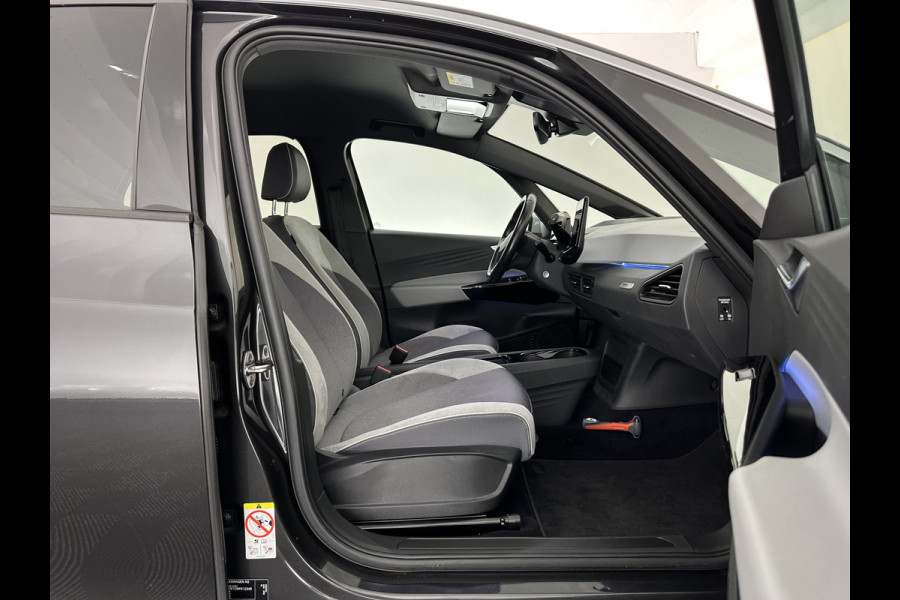 Volkswagen ID.3 First Plus 58 kWh [ 3-Fase ] (INCL.BTW) Aut. *FULL-LED | HEATED-COMFORTSEATS | CAMERA | DIGI-COCKPIT | NAVI-FULLMAP | KEYLESS | PRIVACY-GLASS | AMBIENT-LIGHT | ECC | PDC | CRUISE | 19''ALU*