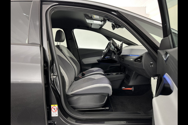 Volkswagen ID.3 First Plus 58 kWh [ 3-Fase ] (INCL.BTW) Aut. *FULL-LED | HEATED-COMFORTSEATS | CAMERA | DIGI-COCKPIT | NAVI-FULLMAP | KEYLESS | PRIVACY-GLASS | AMBIENT-LIGHT | ECC | PDC | CRUISE | 19''ALU*
