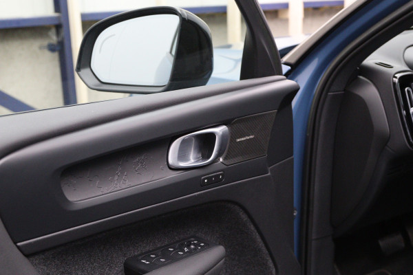 Volvo XC40 Recharge Ultimate 70 kWh 232 PK, Harman/Kardon, Panoramadak, 360 Camera, Adap. Cruise Control