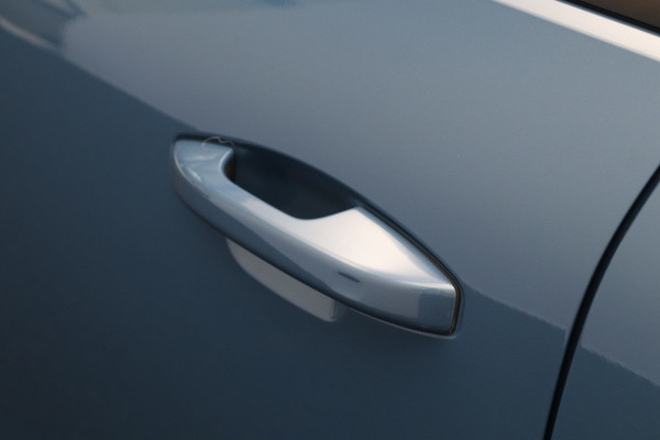 Volvo XC40 Recharge Ultimate 70 kWh 232 PK, Harman/Kardon, Panoramadak, 360 Camera, Adap. Cruise Control