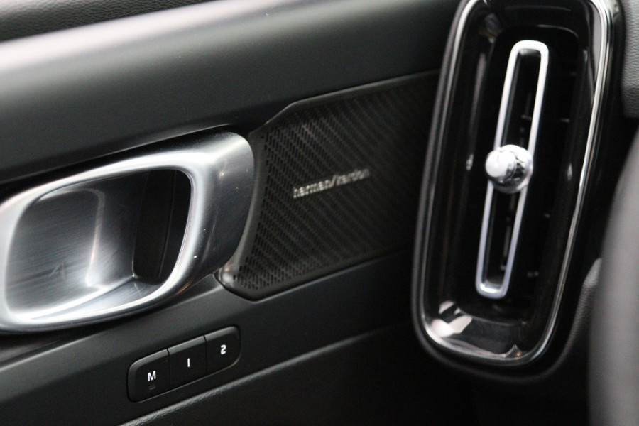 Volvo XC40 Recharge Ultimate 70 kWh 232 PK, Harman/Kardon, Panoramadak, 360 Camera, Adap. Cruise Control