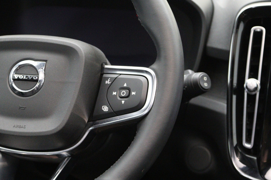 Volvo XC40 Recharge Ultimate 70 kWh 232 PK, Harman/Kardon, Panoramadak, 360 Camera, Adap. Cruise Control