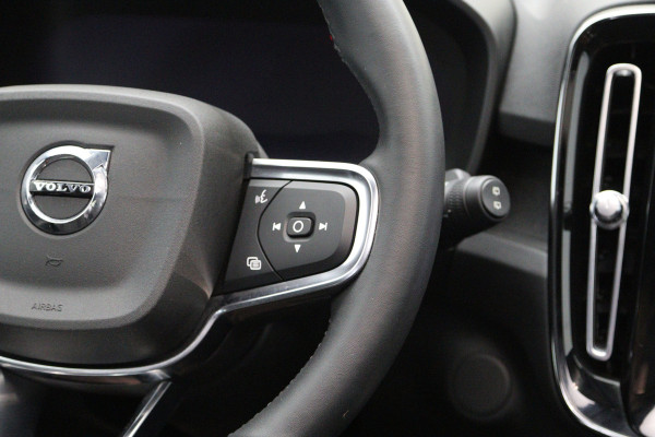 Volvo XC40 Recharge Ultimate 70 kWh 232 PK, Harman/Kardon, Panoramadak, 360 Camera, Adap. Cruise Control