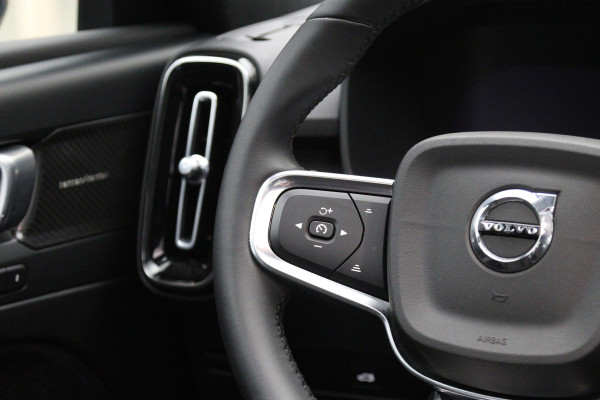 Volvo XC40 Recharge Ultimate 70 kWh 232 PK, Harman/Kardon, Panoramadak, 360 Camera, Adap. Cruise Control