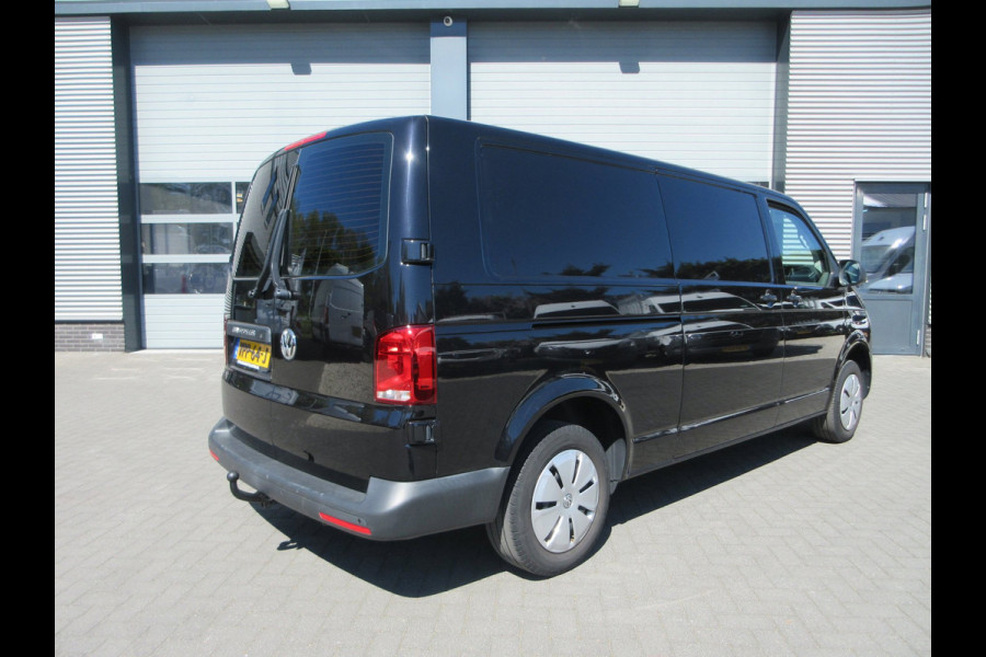Volkswagen Transporter 2.0 TDI L2H1 airco navigatie trekhaak