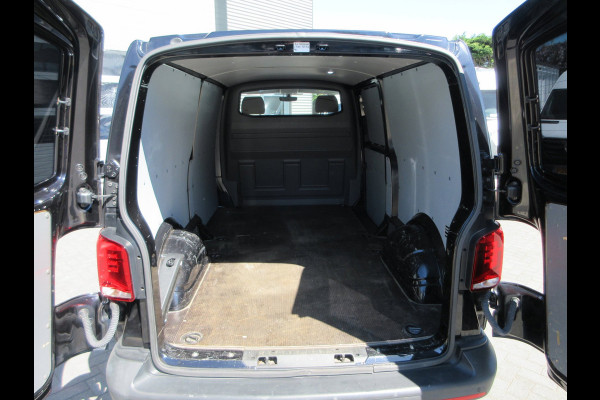Volkswagen Transporter 2.0 TDI L2H1 airco navigatie trekhaak