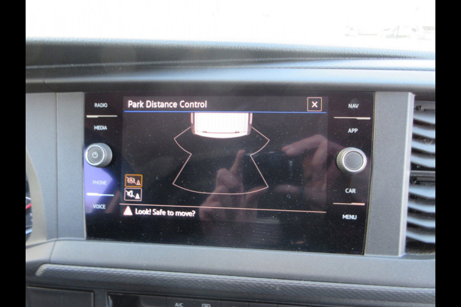 Volkswagen Transporter 2.0 TDI L2H1 airco navigatie trekhaak