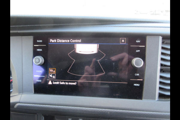 Volkswagen Transporter 2.0 TDI L2H1 airco navigatie trekhaak